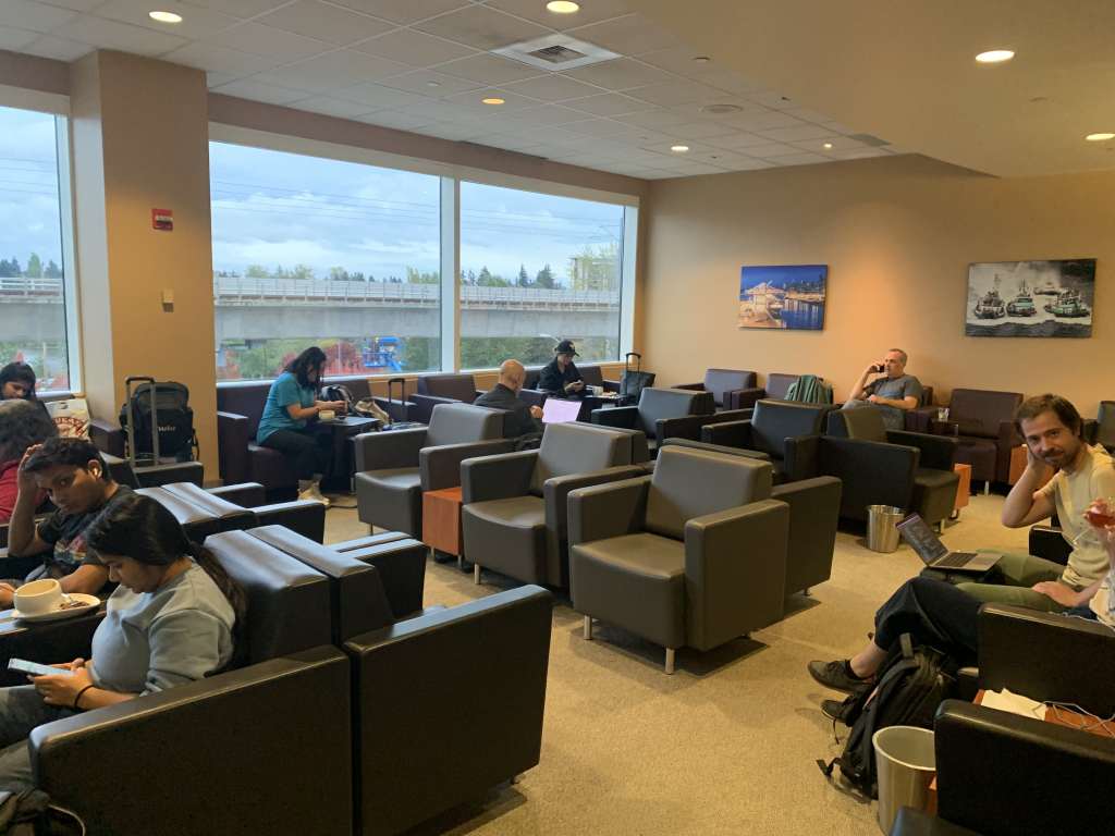 Neil Scrivener reviews The Club lounge in Seattle's A-Gates, accessed via Priority Pass.