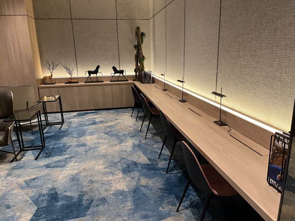 Neil Scrivener reviews the Changi Lounge in Singapore Airport's Jewel, on land side - with Priority Pass access.