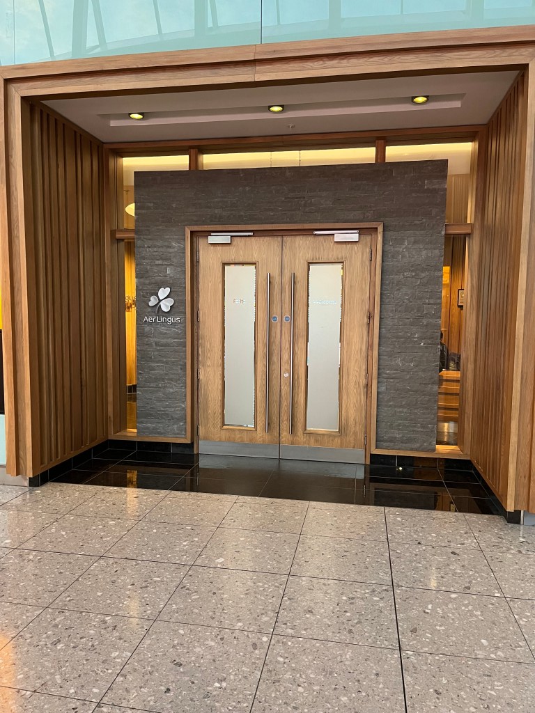 ✈️ Aer Lingus Lounge at Heathrow Terminal 2 – A hidden gem or just another airline lounge? 🛋️ With comfortable seating, a variety of food options, and a relaxed atmosphere, this lounge provides a solid pre-flight experience. 🍽️✨ While it may not be the most extravagant, it offers a decent place to unwind. Does it stand out, or is it just another stop? ✨